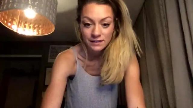 Image 8 of tinacolby Stream on Chaturbate on 17 months ago