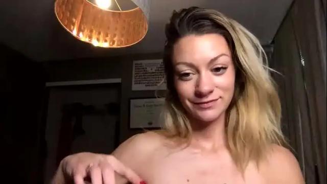 Image 8 of tinacolby Stream on Chaturbate on 17 months ago