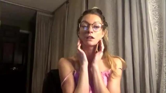 Image 8 of tinacolby Stream on Chaturbate on 22 months ago