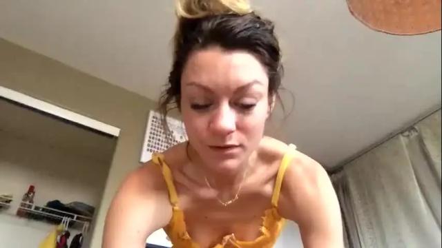 Image 10 of tinacolby Stream on Chaturbate on 16 months ago