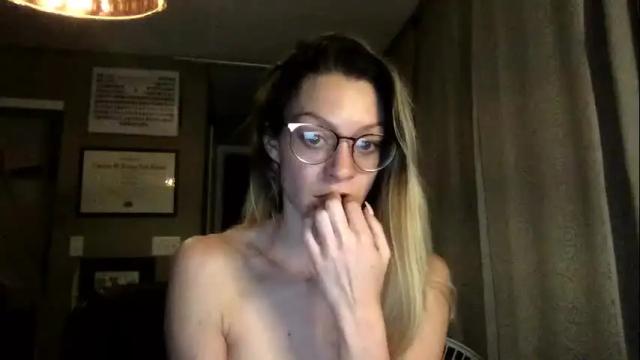 Image 8 of tinacolby Stream on Chaturbate on 16 months ago