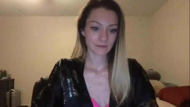 Image 12 of tinacolby Stream on Chaturbate on 15 months ago