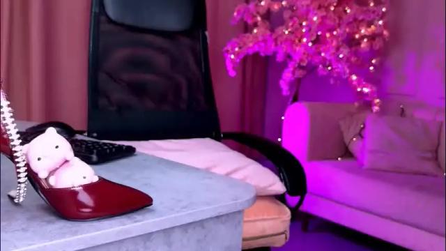 Image 7 of tinadavil Stream on Chaturbate on 4 months ago