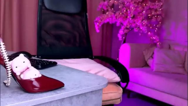 Image 8 of tinadavil Stream on Chaturbate on 4 months ago