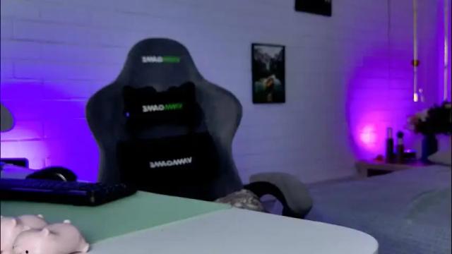 Image 8 of tinadavil Stream on Chaturbate on 20 days ago