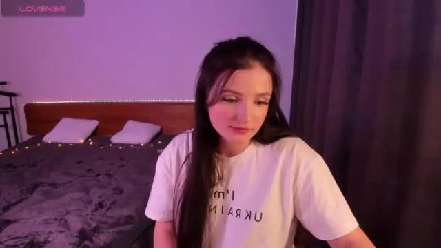 Image 12 of tinaferrell Stream on Chaturbate on 15 months ago