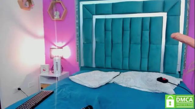 Image 3 of tinajones20 Stream on Chaturbate on 21 hours ago