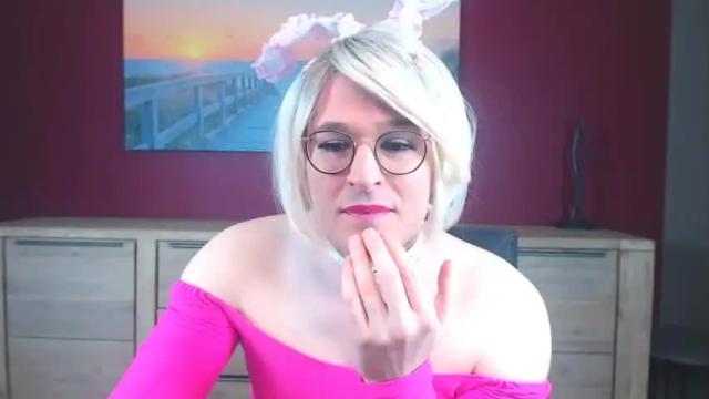 Image 10 of tinanoxx Stream on Chaturbate on 22 months ago