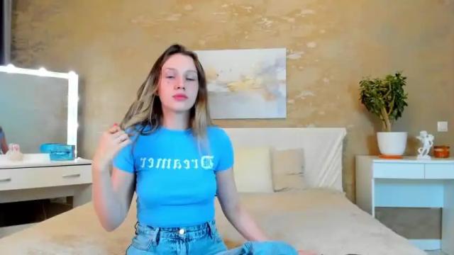 Image 6 of tinarichards Stream on Chaturbate on 19 months ago