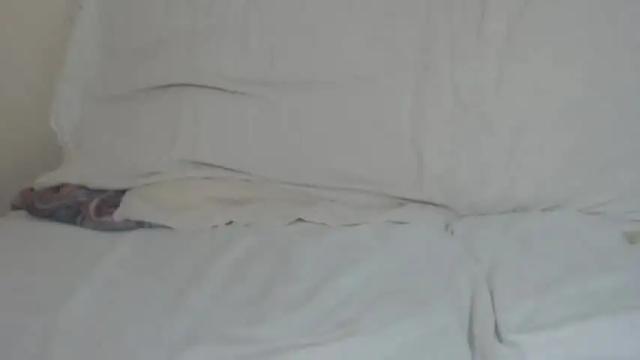 Image 12 of tinaxxxpetitexoxo Stream on Chaturbate on 13 months ago