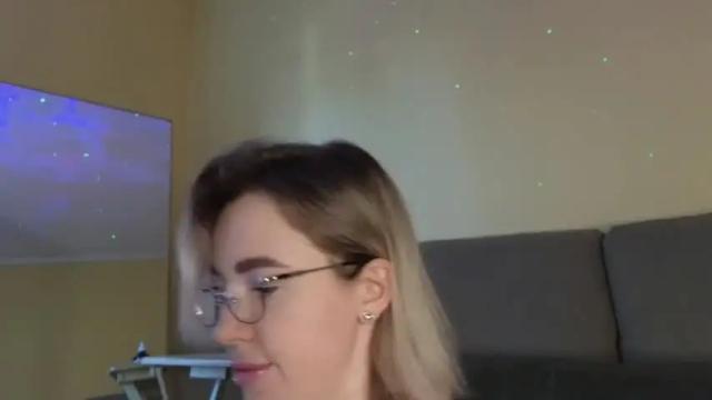Image 11 of tinayummy Stream on Chaturbate on 18 months ago