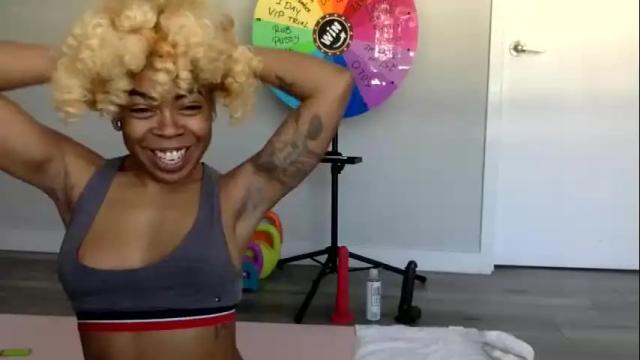 Image 7 of tineebadass Stream on Chaturbate on 5 months ago