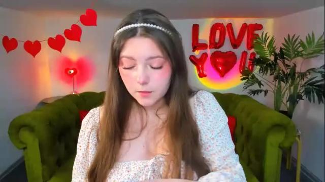 Image 2 of tinkerbeeelle Stream on Chaturbate on 2 months ago