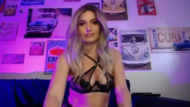 Image 11 of tinkerbell822 Stream on Chaturbate on 12 months ago