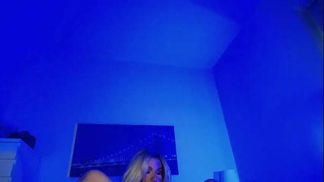 Image 3 of tinkerbell822 Stream on Chaturbate on 20 days ago