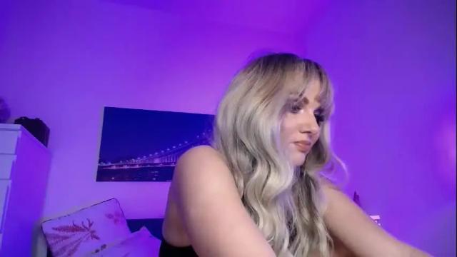 Image 4 of tinkerbell822 Stream on Chaturbate on 20 days ago