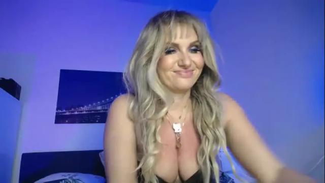 Image 12 of tinkerbell822 Stream on Chaturbate on 18 days ago