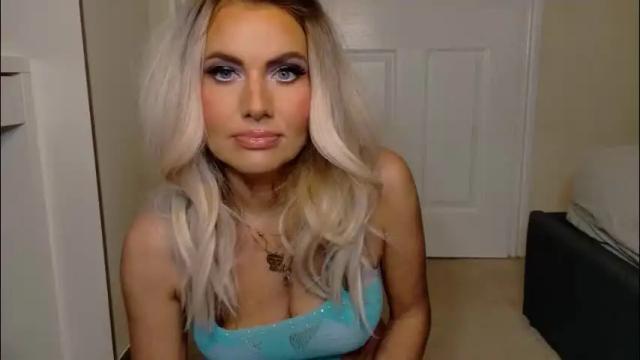 Image 3 of tinkerbell822 Stream on Chaturbate on 1 month ago