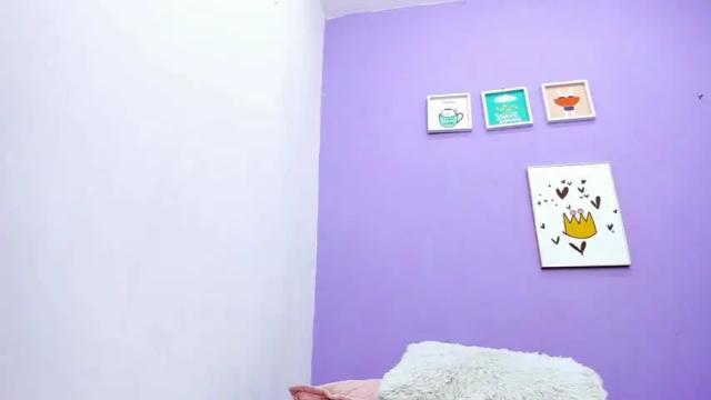 Image 2 of tinkerbell_1 Stream on Chaturbate on 12 months ago