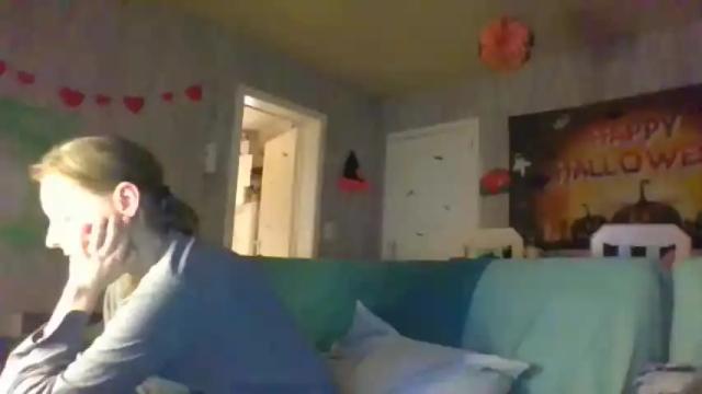 Image 12 of tinkerlove660670 Stream on Chaturbate on 18 months ago
