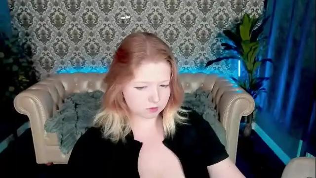 Image 2 of tinkerrbelll Stream on Chaturbate on 12 days ago
