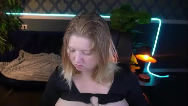 Image 12 of tinkerrbelll Stream on Chaturbate on 21 hours ago