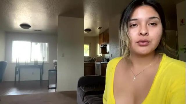 Image 3 of tinnnyym Stream on Chaturbate on 7 months ago