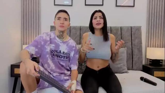 Image 4 of tinny_and_candy Stream on Chaturbate on 1 month ago