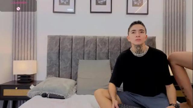 Image 12 of tinny_and_candy Stream on Chaturbate on 1 month ago