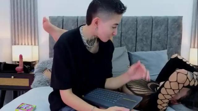 Image 6 of tinny_and_candy Stream on Chaturbate on 25 days ago