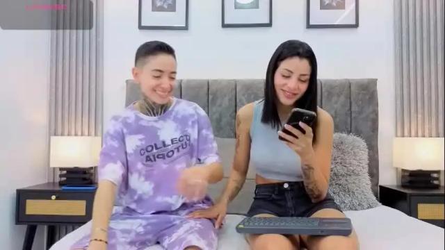 Image 4 of tinny_and_candy Stream on Chaturbate on 11 days ago