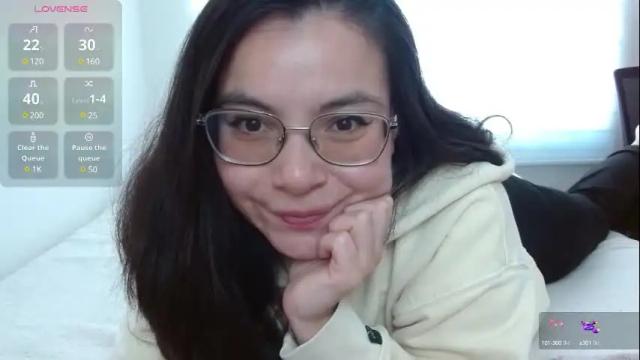 Image 8 of tiny_caroline Stream on Chaturbate on 5 days ago