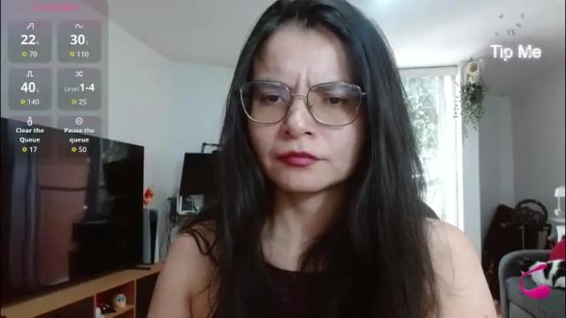 Image 3 of tiny_caroline Stream on Chaturbate on 1 month ago