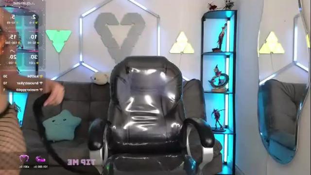 Image 7 of tiny_vixen_ Stream on Chaturbate on 1 month ago