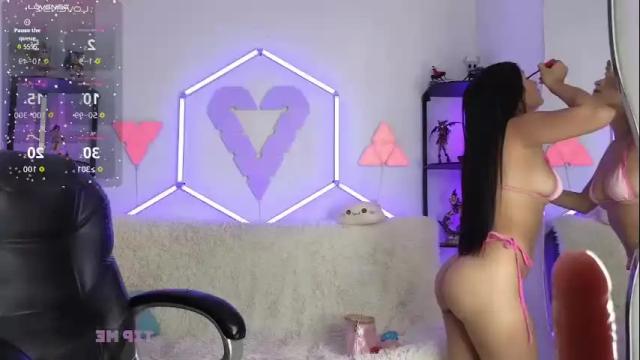 Image 4 of tiny_vixen_ Stream on Chaturbate on 1 month ago