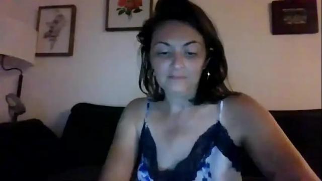 Image 10 of tinyassbossymilf Stream on Chaturbate on 2 months ago