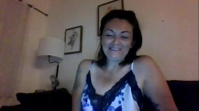 Image 2 of tinyassbossymilf Stream on Chaturbate on 2 months ago