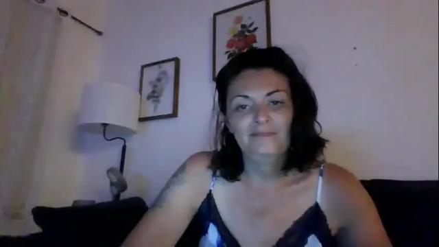 Image 4 of tinyassbossymilf Stream on Chaturbate on 2 months ago