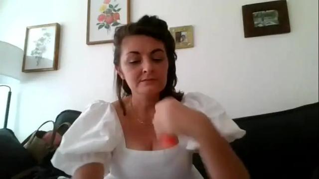 Image 3 of tinyassbossymilf Stream on Chaturbate on 2 months ago