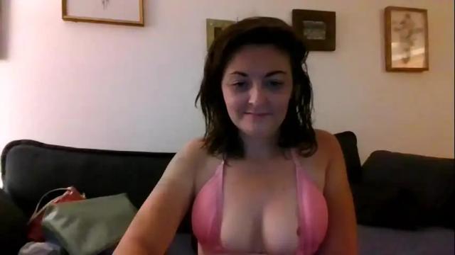 Image 3 of tinyassbossymilf Stream on Chaturbate on 1 month ago