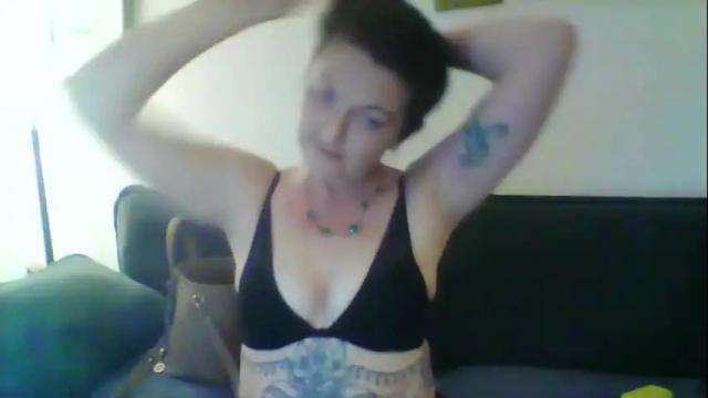 Image 2 of tinyassbossymilf Stream on Chaturbate on 28 days ago