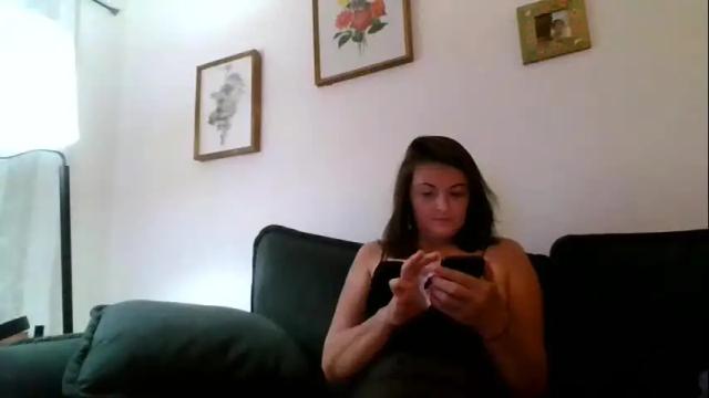 Image 4 of tinyassbossymilf Stream on Chaturbate on 12 days ago