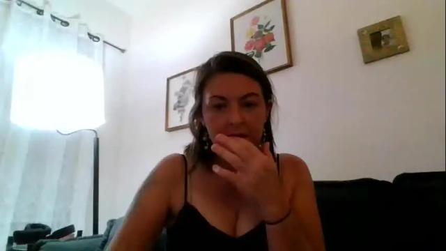 Image 7 of tinyassbossymilf Stream on Chaturbate on 12 days ago