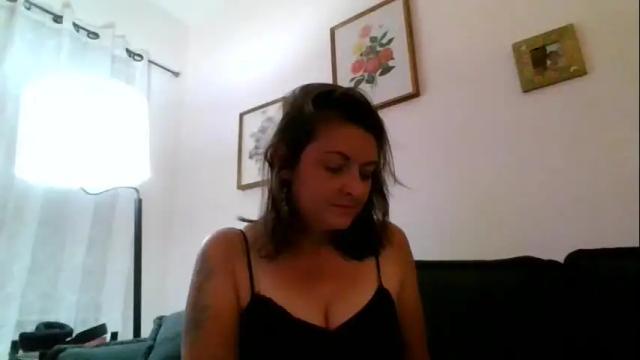 Image 8 of tinyassbossymilf Stream on Chaturbate on 12 days ago