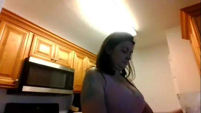 Image 6 of tinyassbossymilf Stream on Chaturbate on 10 days ago