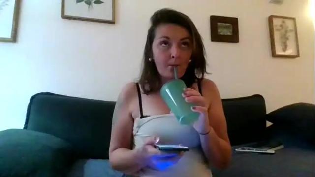 Image 3 of tinyassbossymilf Stream on Chaturbate on 3 days ago