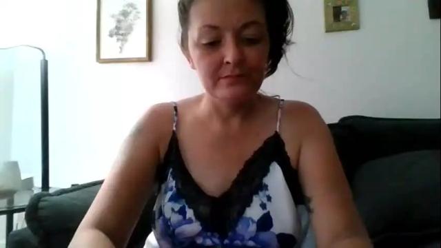 Image 11 of tinyassbossymilf Stream on Chaturbate on 2 days ago