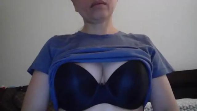 Image 3 of tinyelyza Stream on Chaturbate on 16 months ago
