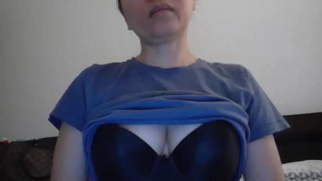 Image 6 of tinyelyza Stream on Chaturbate on 16 months ago