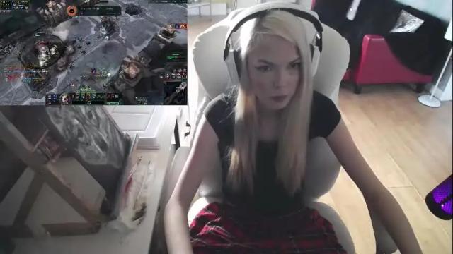 Image 4 of tinykylie Stream on Chaturbate on 21 days ago